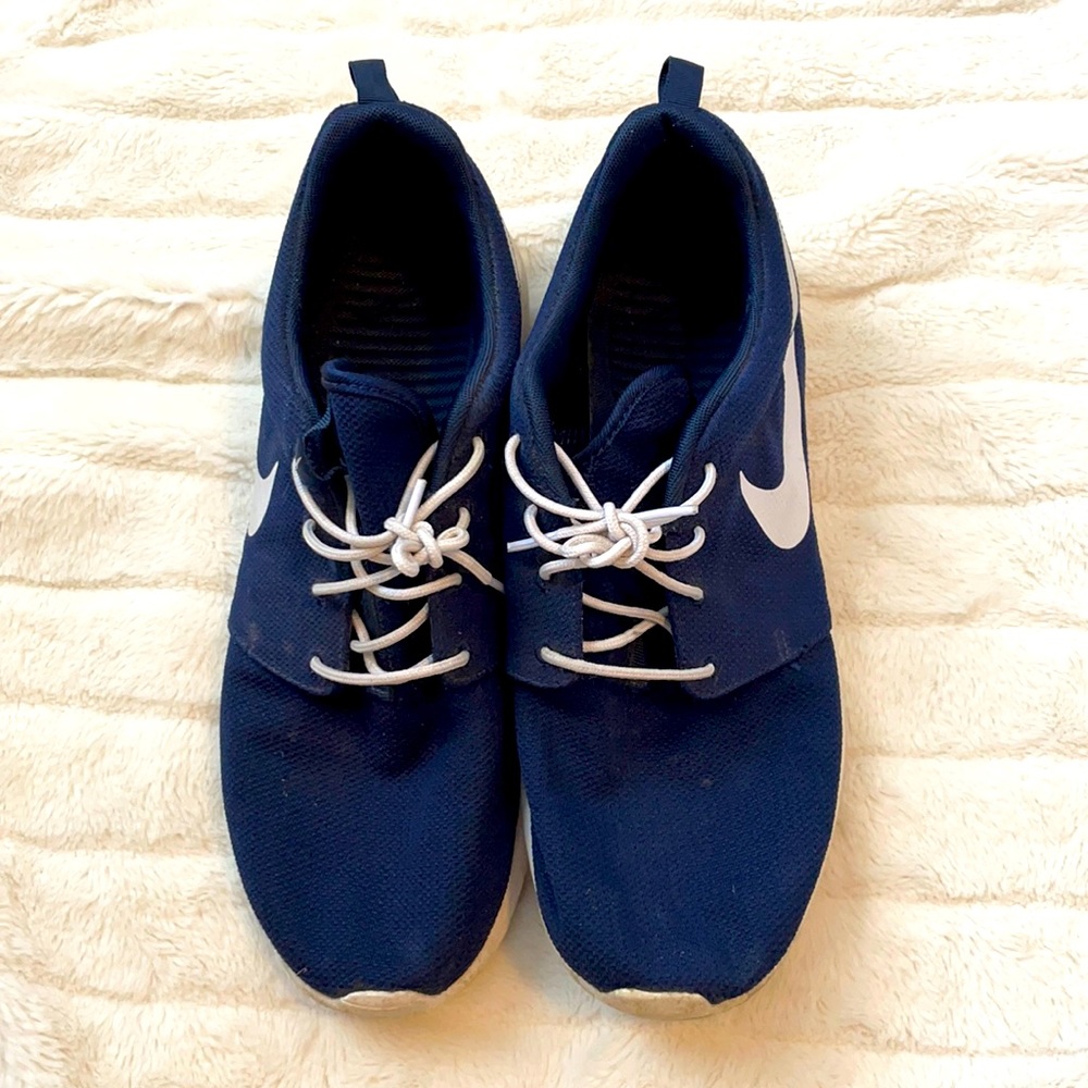 NIKE ROSHE